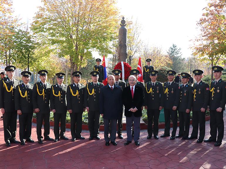 LAID A WREATH TO THE STATUE OF CHINGGIS KHAAN